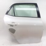 puerta_trasera_derecha_6700302250_color_exterior_070_toyota_auris_e15_1_8_hybrid_zwe150