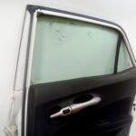 puerta_trasera_derecha_6700302250_color_exterior_070_toyota_auris_e15_1_8_hybrid_zwe150