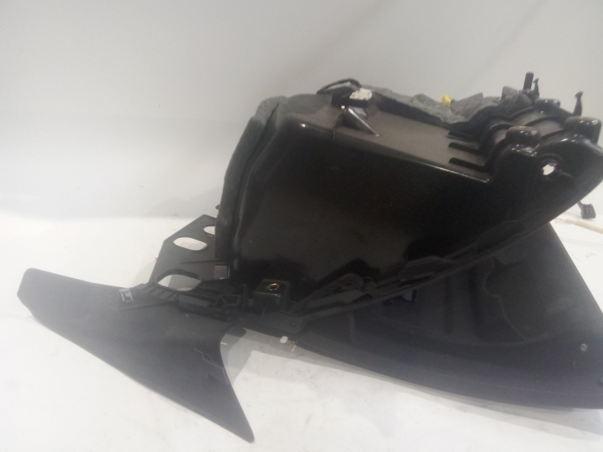 guantera_8r18571246ps_audi_q5_8rb_2_0_tdi_quattro