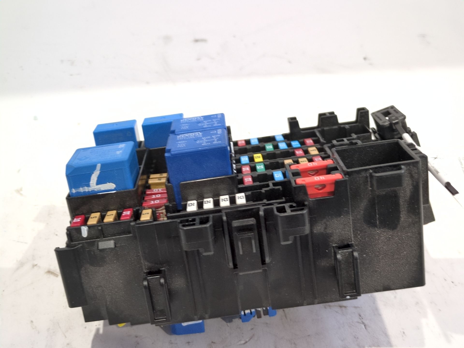 caja_reles_fusibles_243805499r_renault_clio_v_b7_tce_90_b7mt