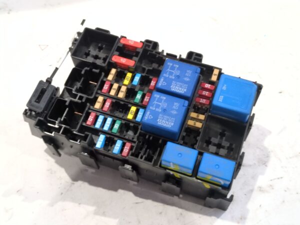 caja_reles_fusibles_243805499r_renault_clio_v_b7_tce_90_b7mt