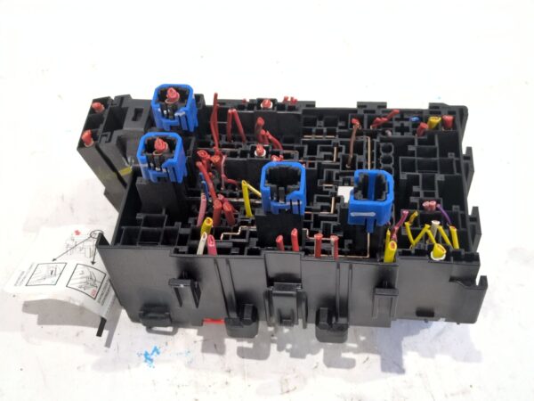 caja_reles_fusibles_243805499r_renault_clio_v_b7_tce_90_b7mt