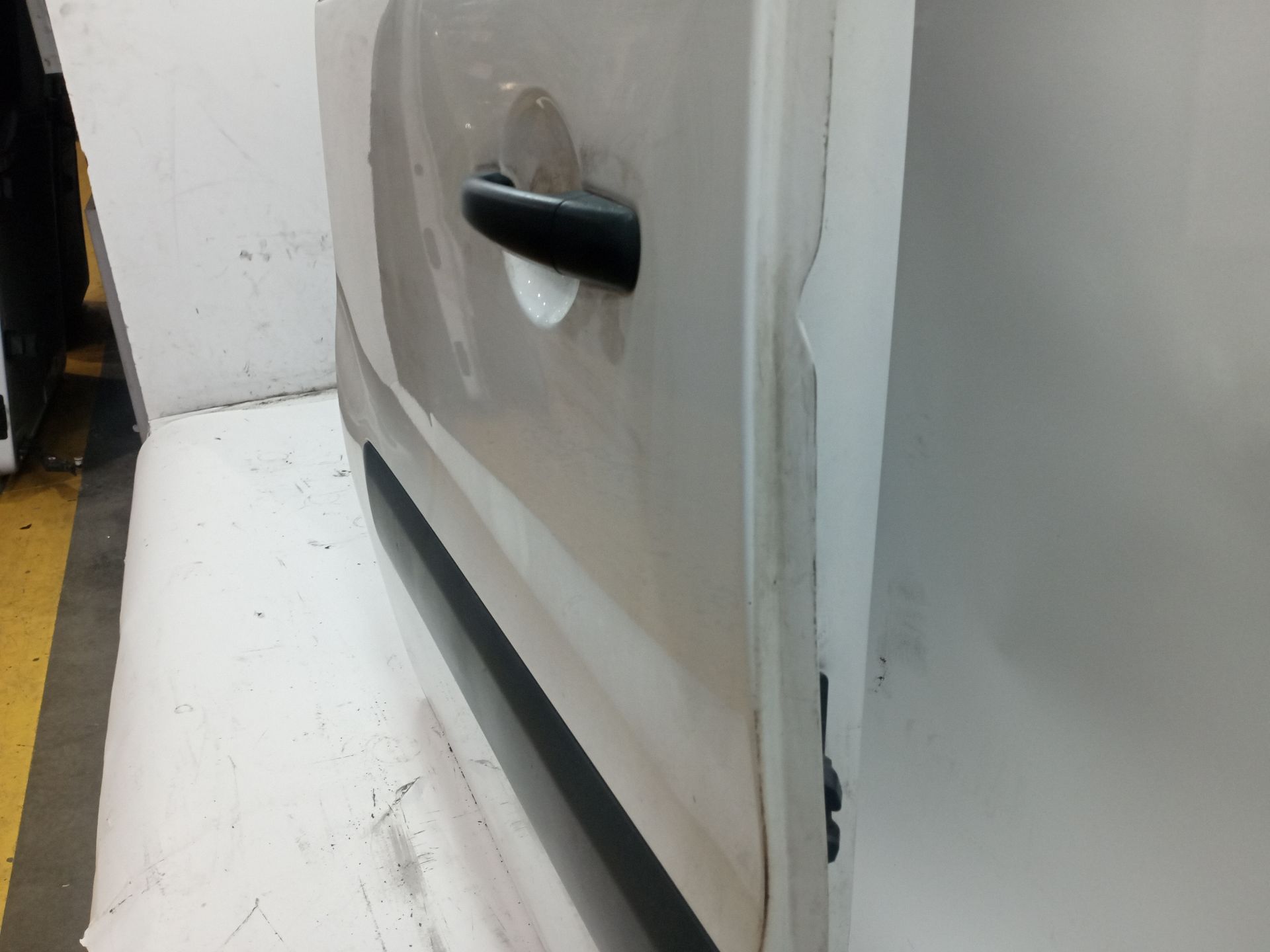 puerta_lateral_corredera_derecho_9008s3_color_de_carroceria_ewp_pintura_blanco_banquise_9831169680_citr_n_berlingo_multispace_b9