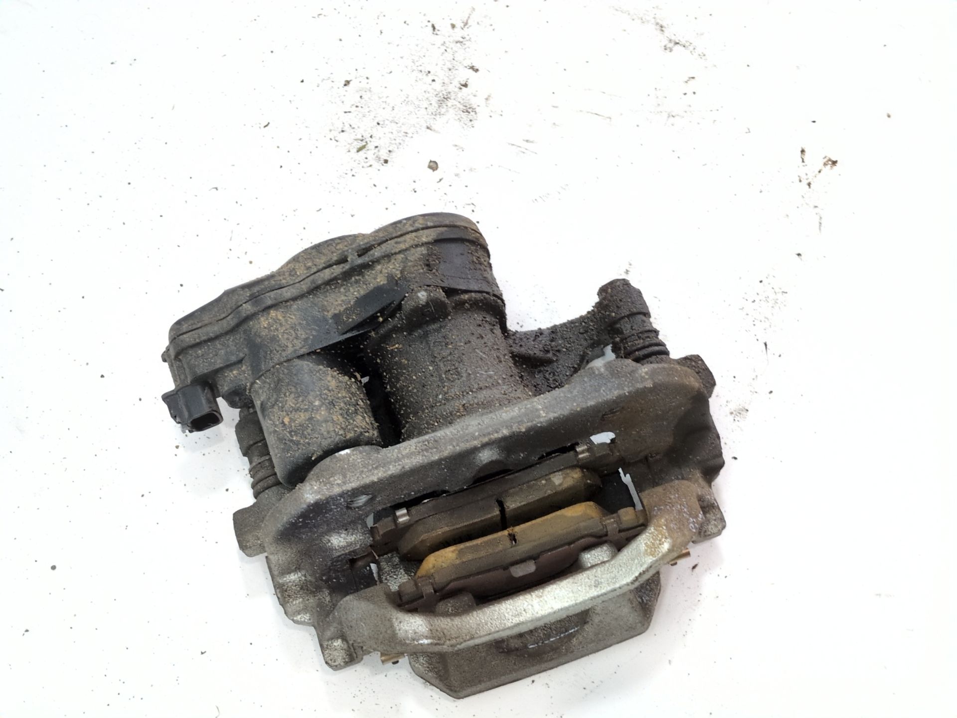 pinza_freno_trasera_derecha_4783078010_lexus_nx_z1_300h_awd_ayz15