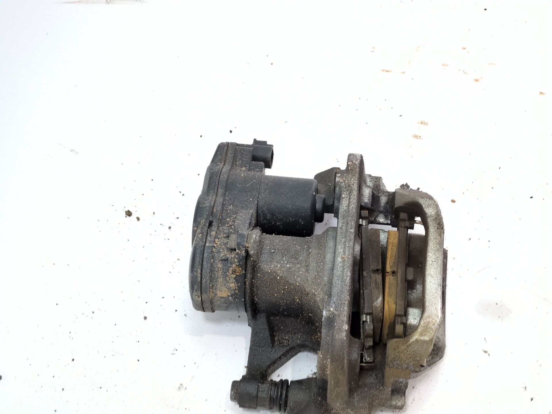 pinza_freno_trasera_izquierda_4785078010_lexus_nx_z1_300h_awd_ayz15