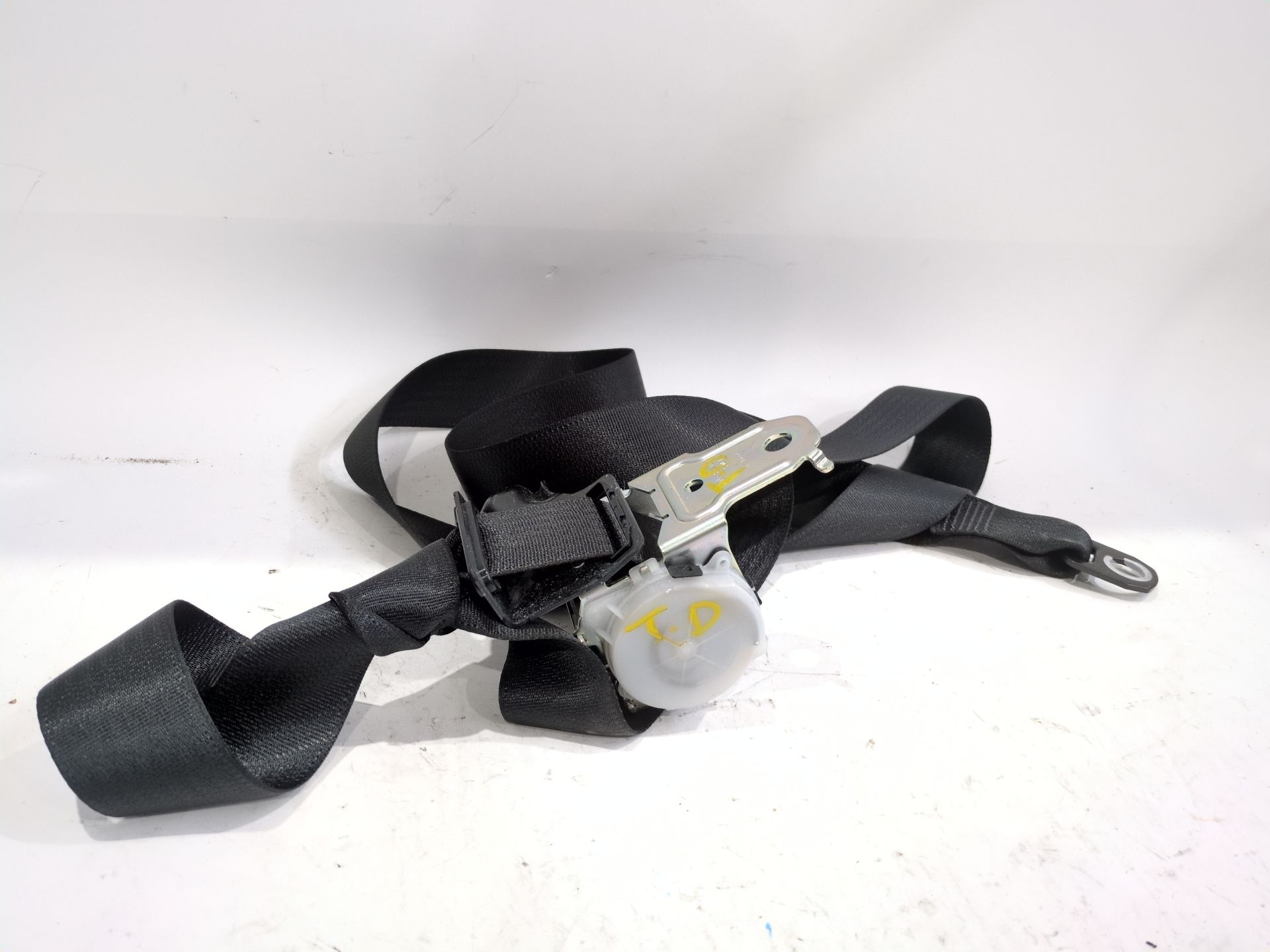 cinturon_seguridad_trasero_derecho_7336078020c0_lexus_nx_z1_300h_awd_ayz15