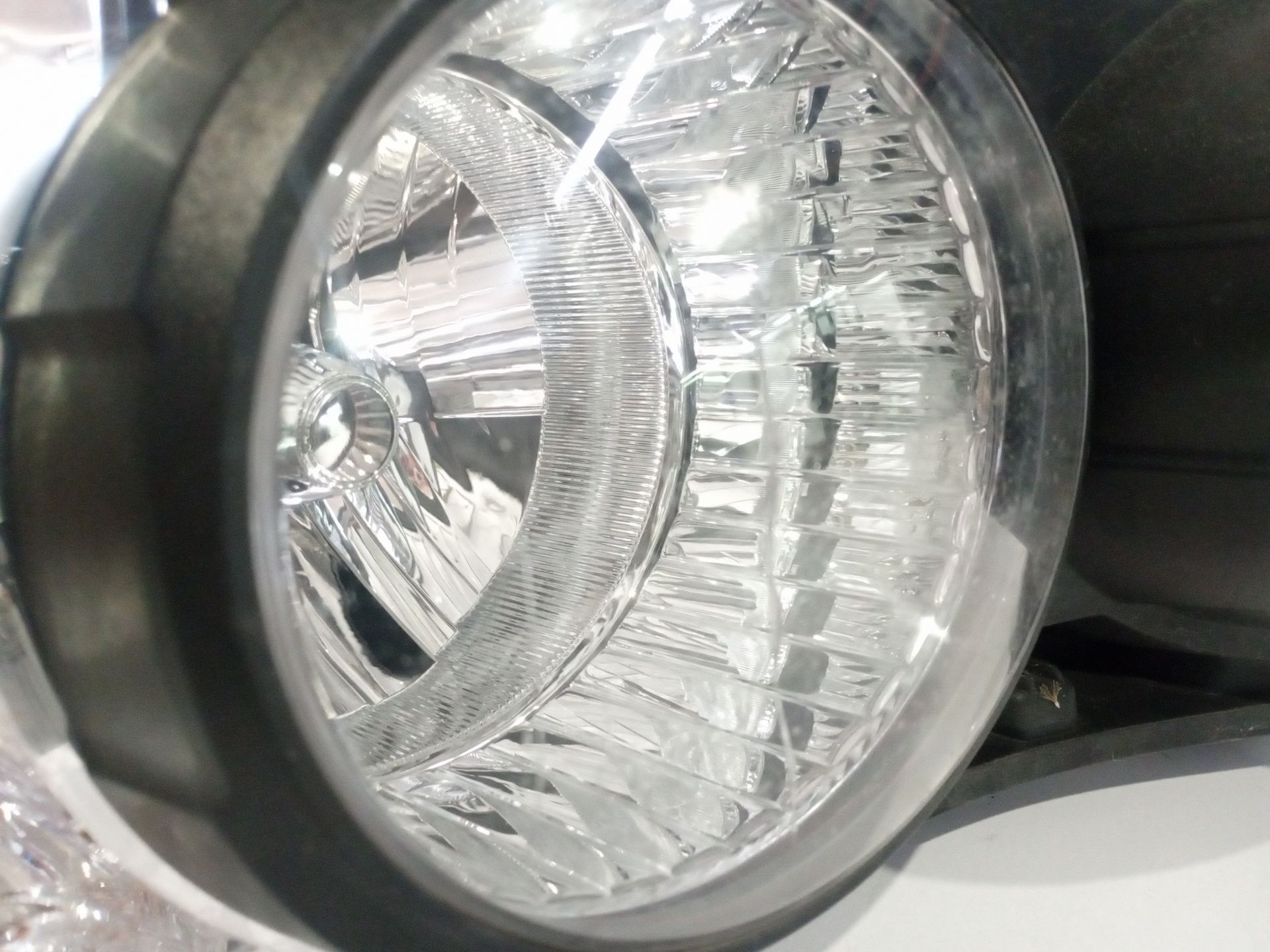 faro_derecho_96831062_chevrolet_aveo_hatchback_t300_1_4