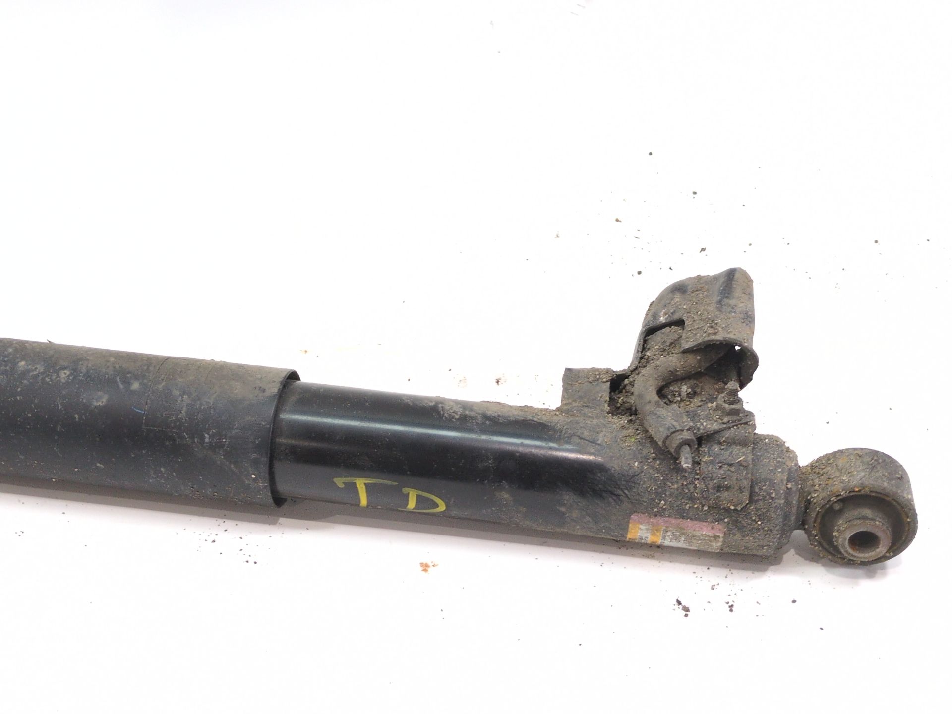 amortiguador_trasero_derecho_4853178020_lexus_nx_z1_300h_awd_ayz15