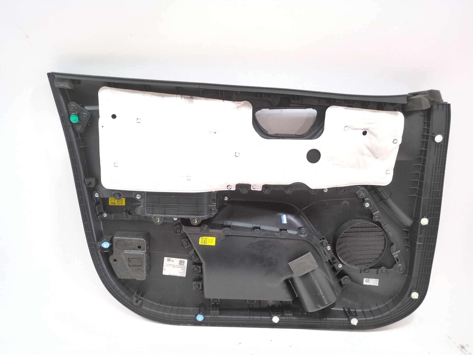 guarnecido_puerta_delantera_derecha_82302h8100wk_82302_h8100wk_kia_stonic_yb_1_2_cvvt