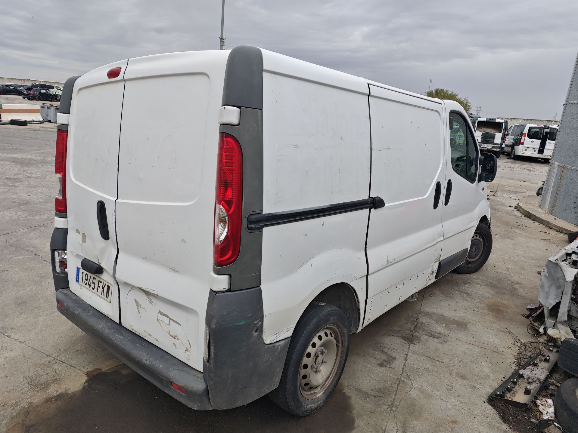 opel_vivaro_a_furgoneta_x83