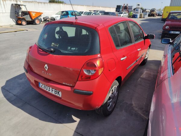 renault_clio_iii_br0_1_cr0_1