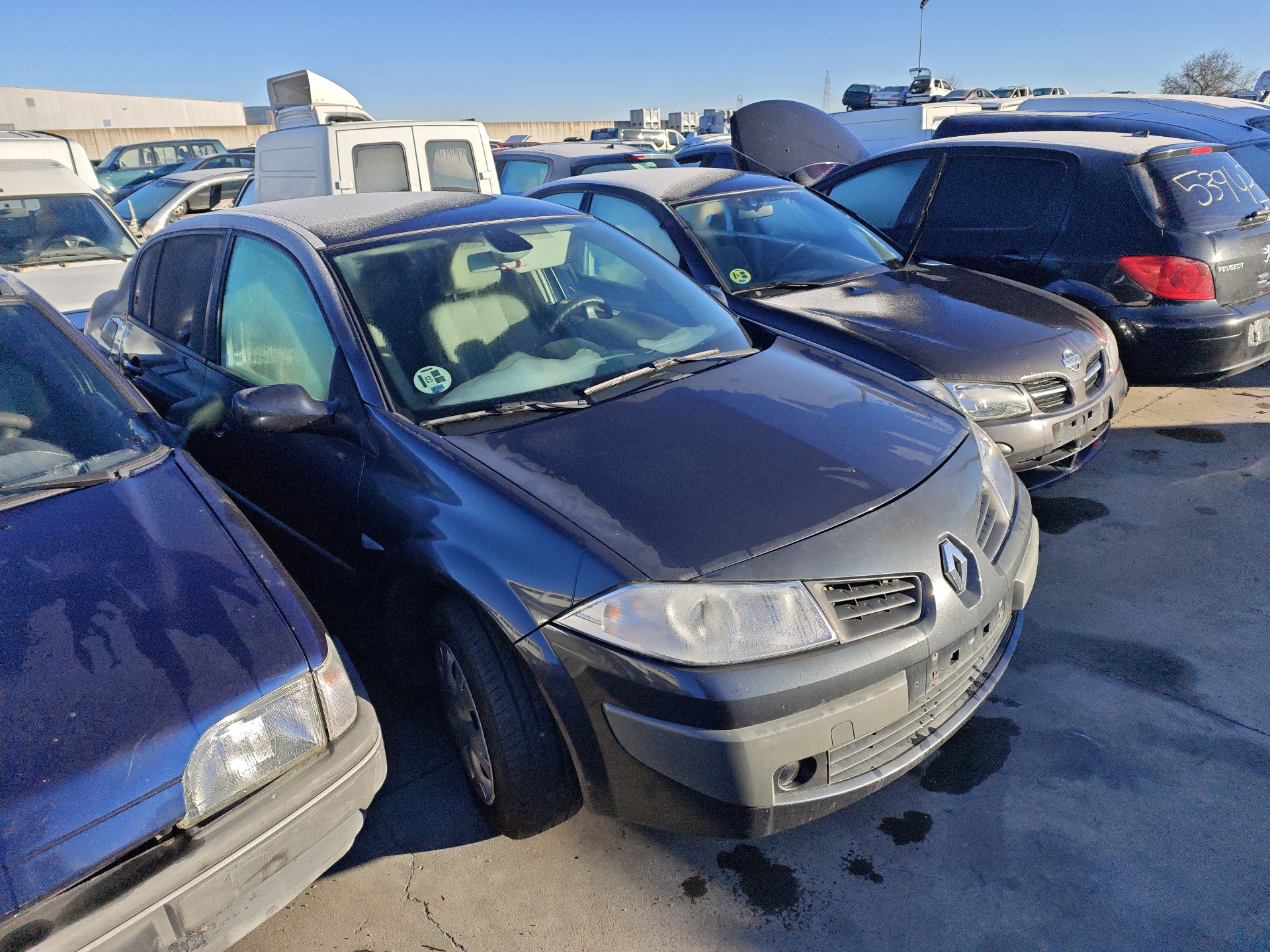 renault_megane_ii_sedan_lm0_1