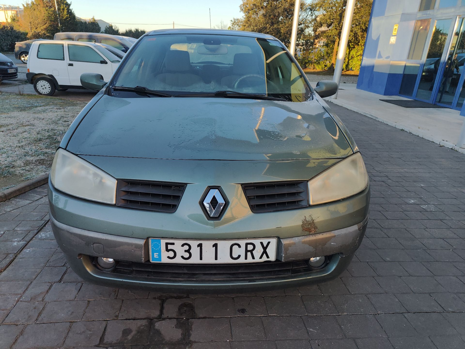 renault_megane_ii_sedan_lm0_1