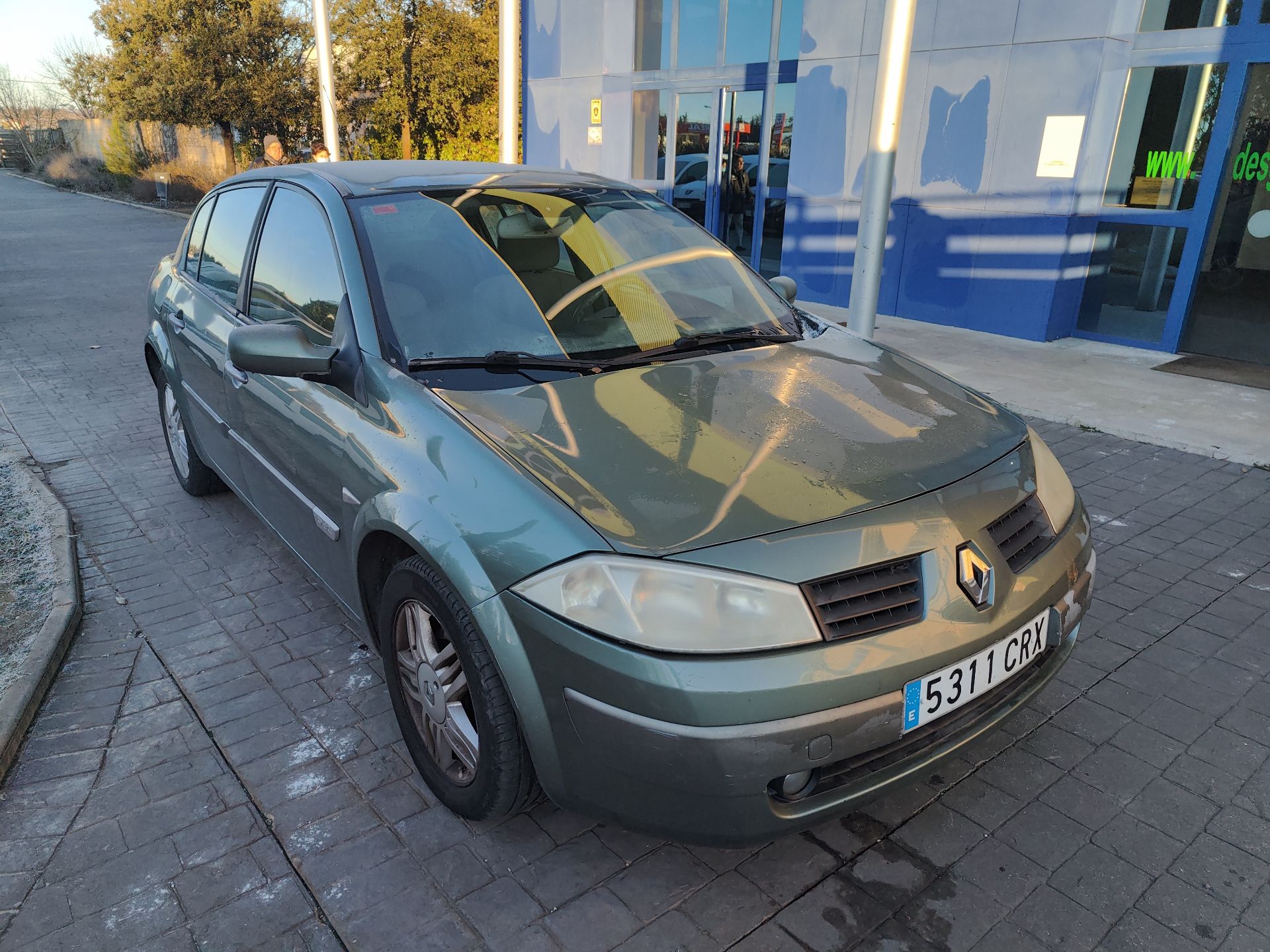 renault_megane_ii_sedan_lm0_1