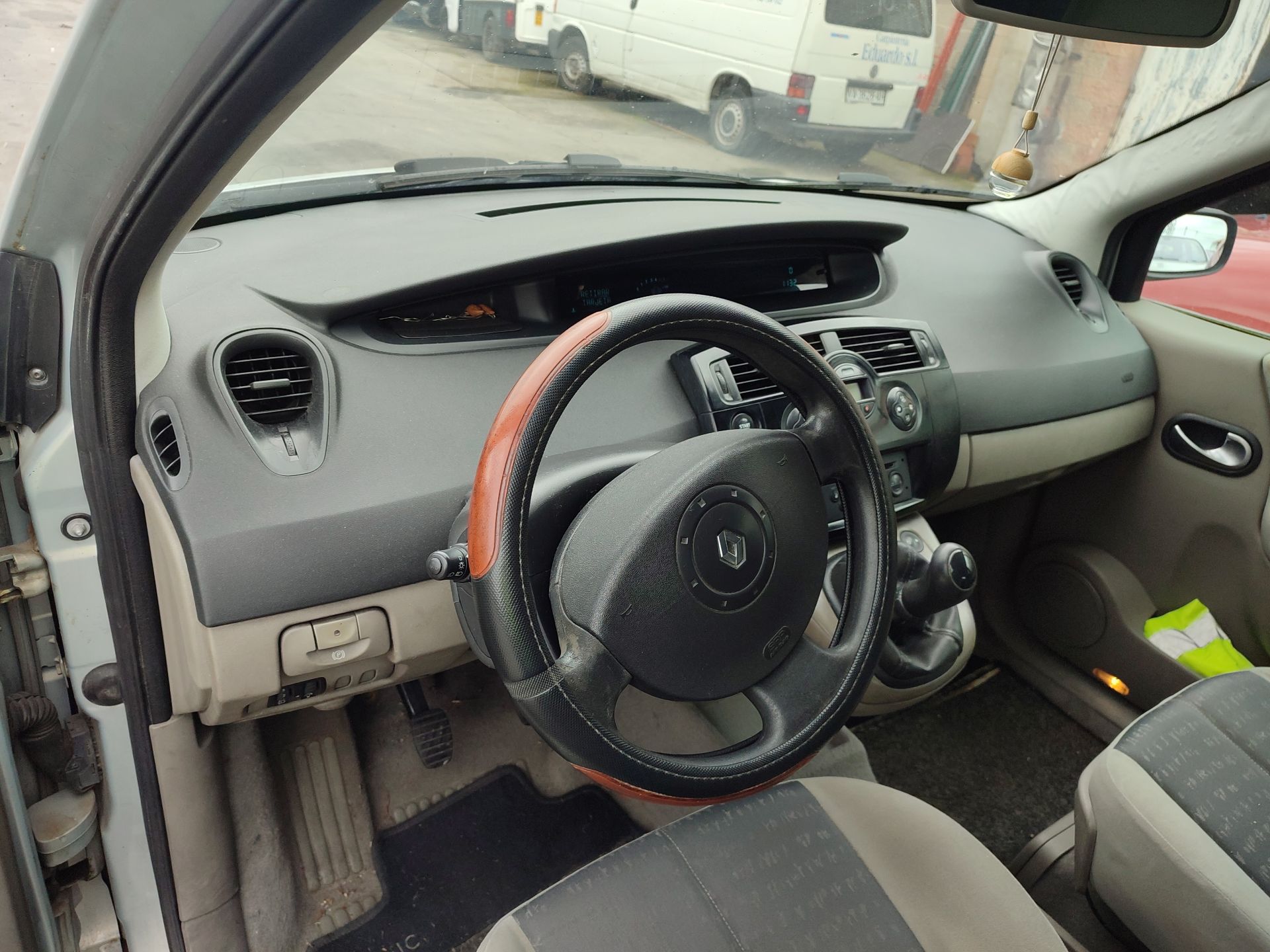 renault_scenic_ii_jm0_1