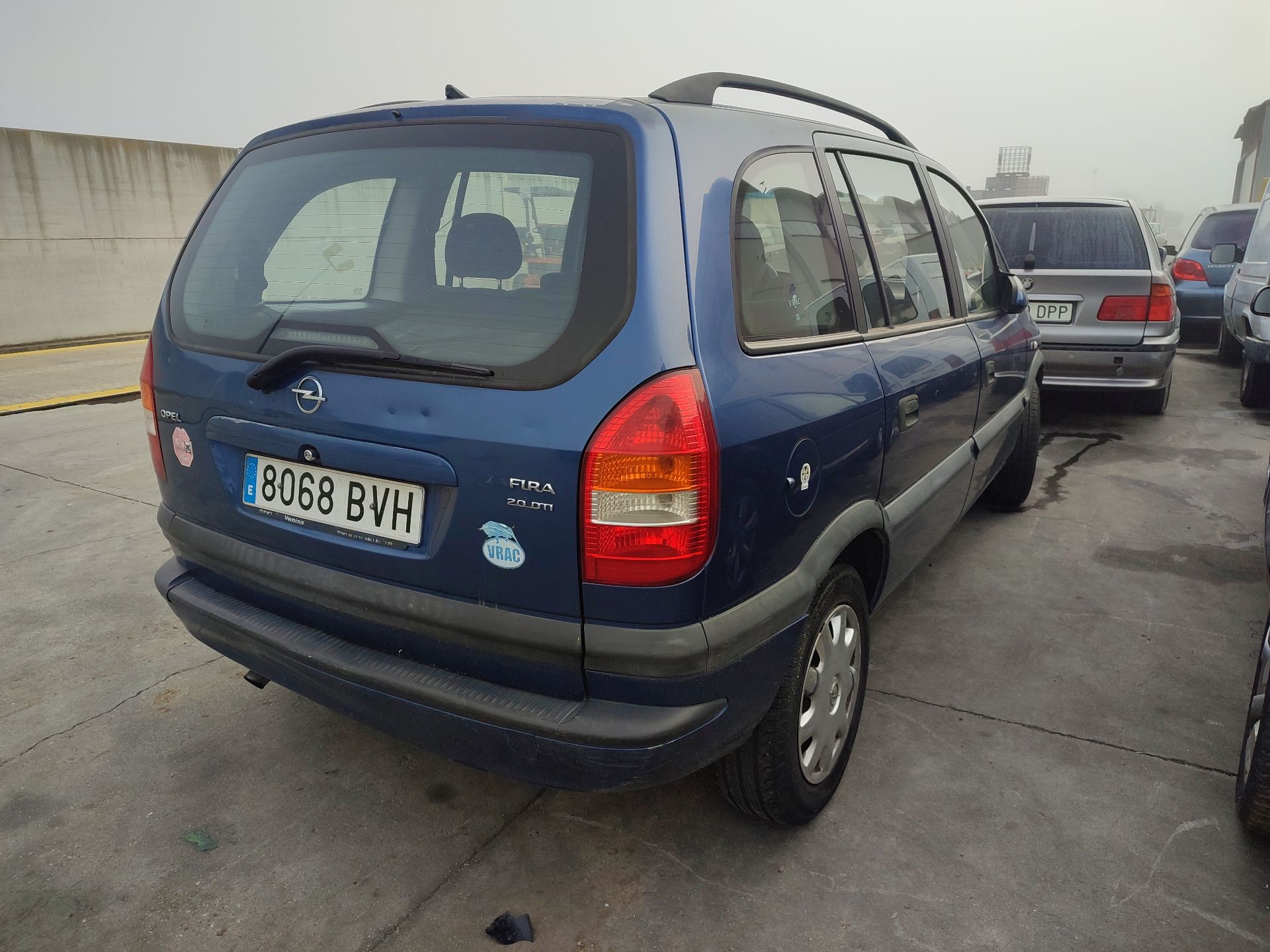 opel_zafira_a_monospace_t98