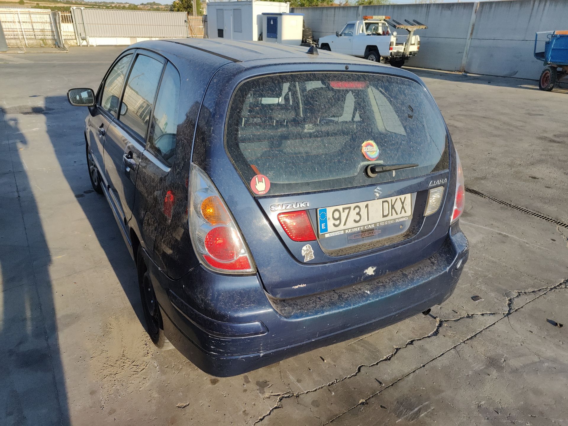 suzuki_liana_fastback_1_4_ddis