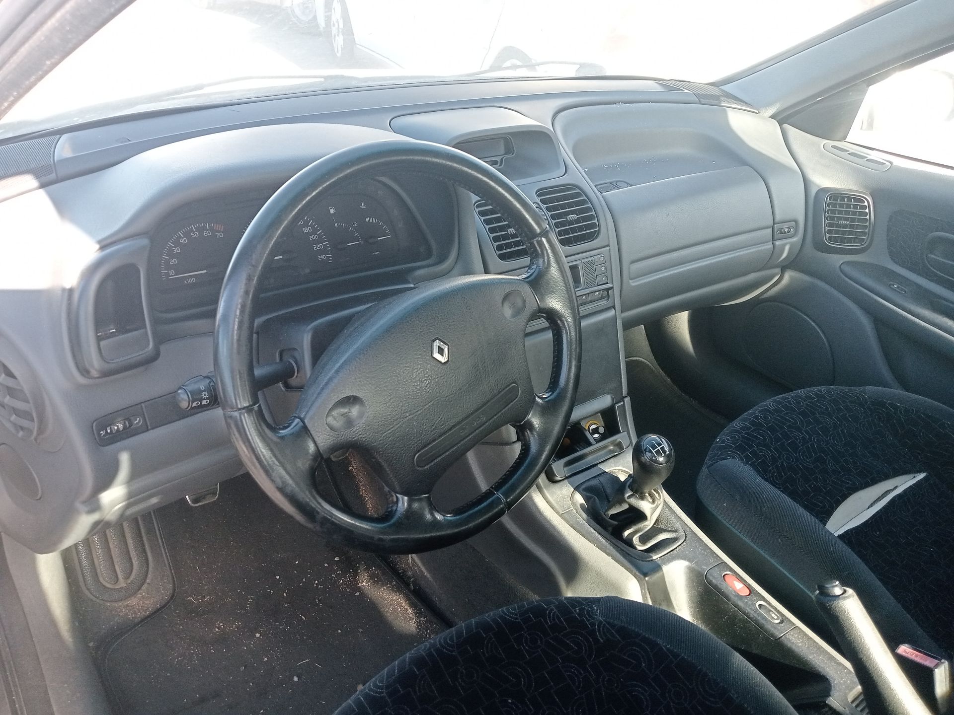 renault_laguna_i_b56_556