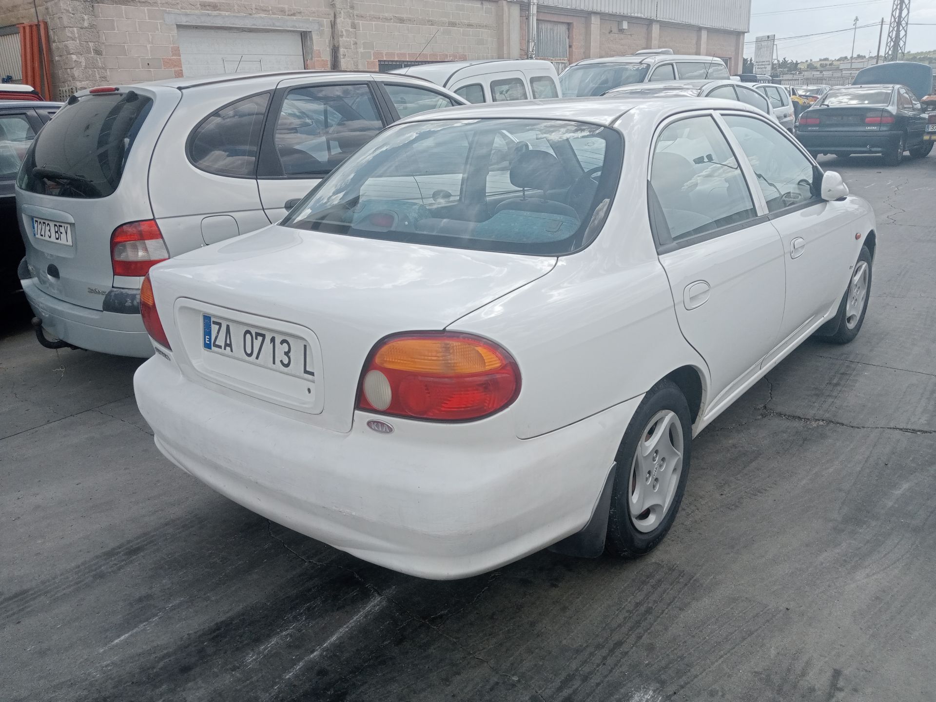kia_sephia_sedan_fa