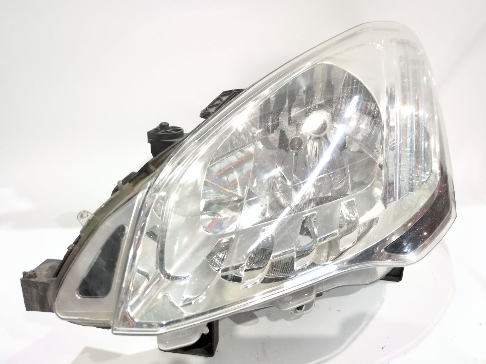 faro_izquierdo_9806306180_98_063_061_80_citr_n_berlingo_multispace_b9_1_6_hdi_75_bluehdi_75