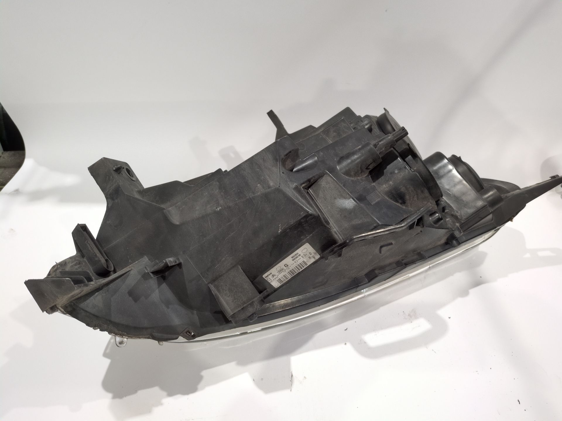 faro_izquierdo_9806306180_98_063_061_80_citr_n_berlingo_multispace_b9_1_6_hdi_75_bluehdi_75