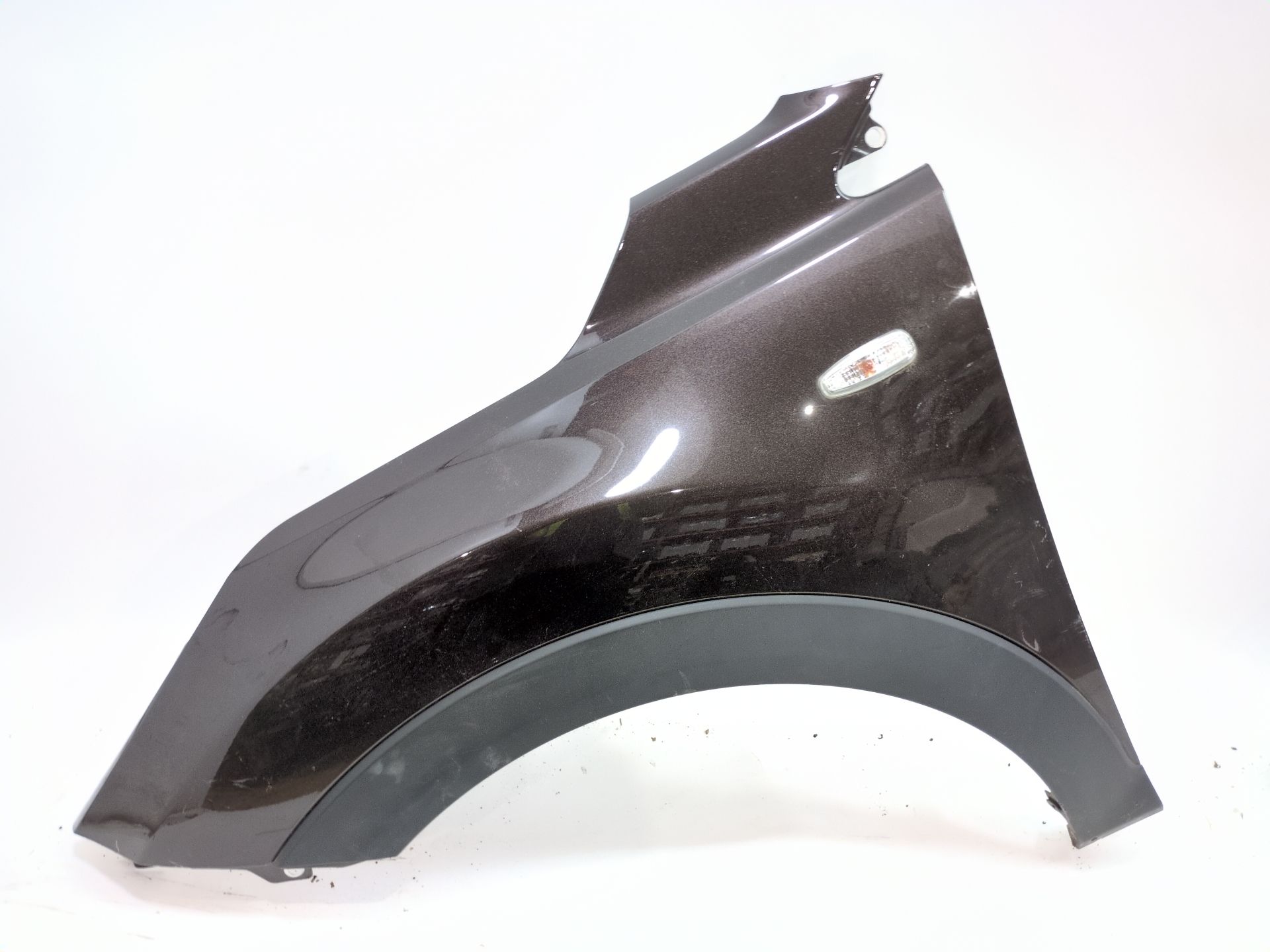 aleta_delantera_izquierda_66311h8451_color_sen_deep_sienna_brown_kia_stonic_yb_1_2_cvvt