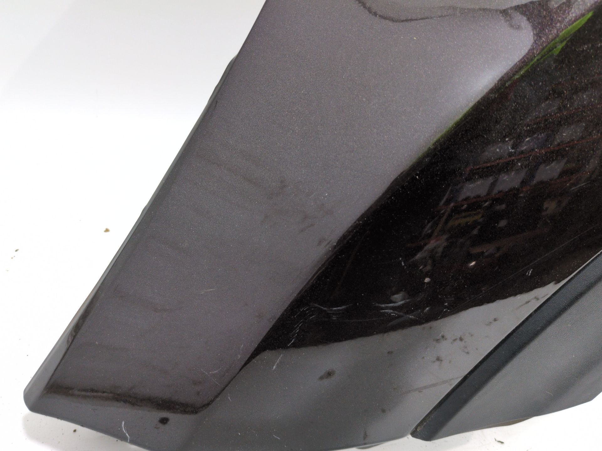 aleta_delantera_izquierda_66311h8451_color_sen_deep_sienna_brown_kia_stonic_yb_1_2_cvvt