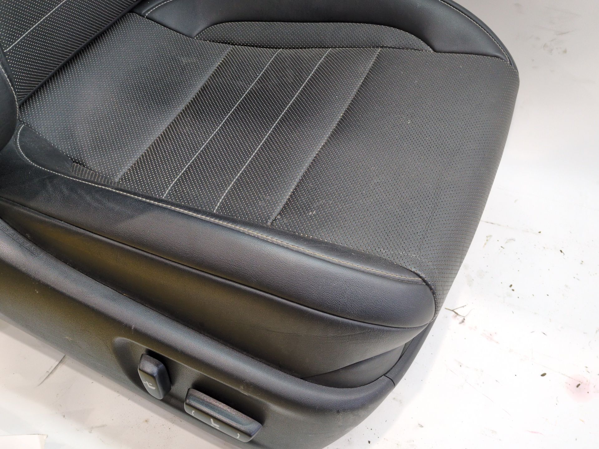 asiento_delantero_derecho_derecho_lexus_nx_z1_300h_awd_ayz15