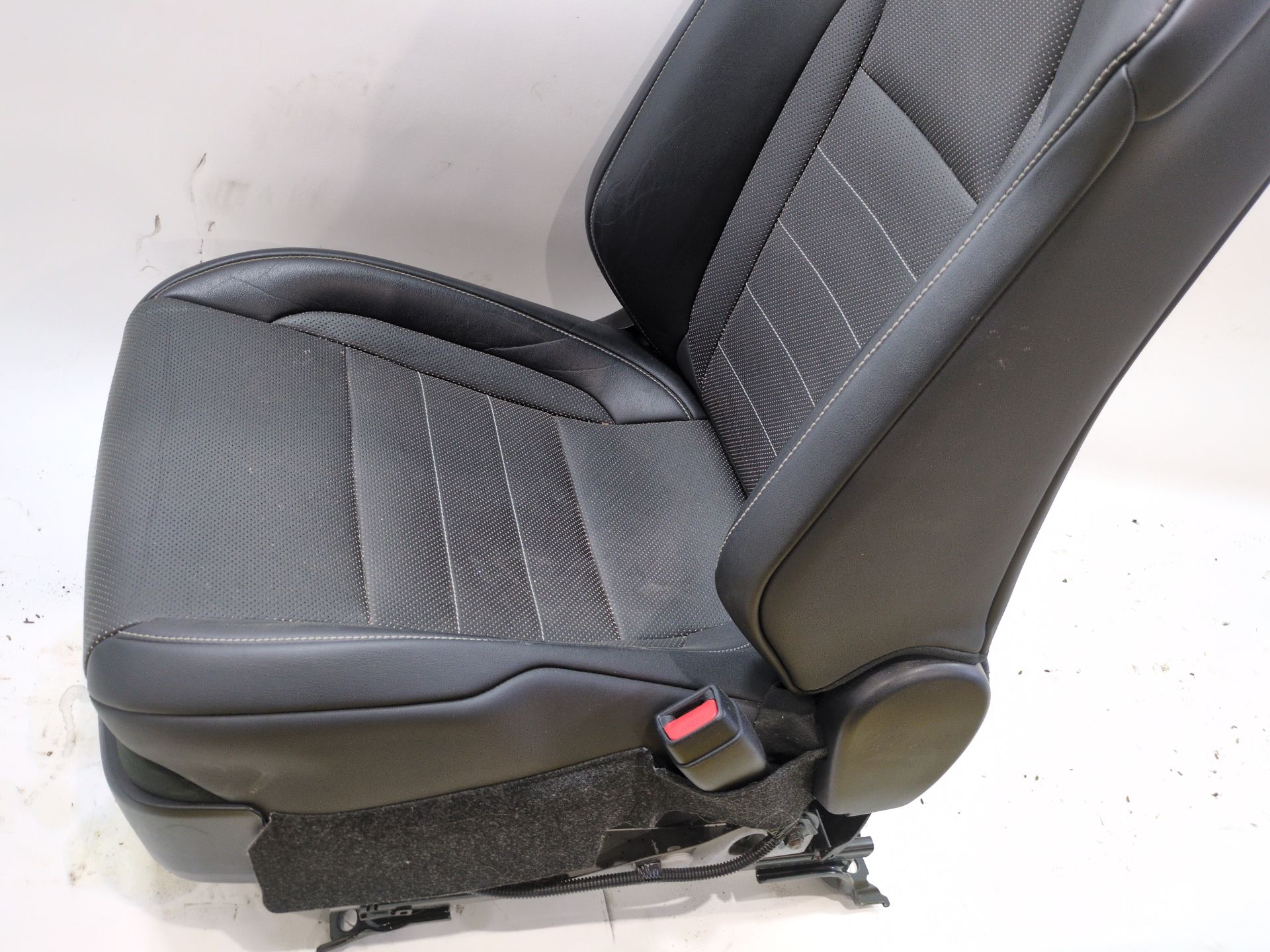 asiento_delantero_derecho_derecho_lexus_nx_z1_300h_awd_ayz15