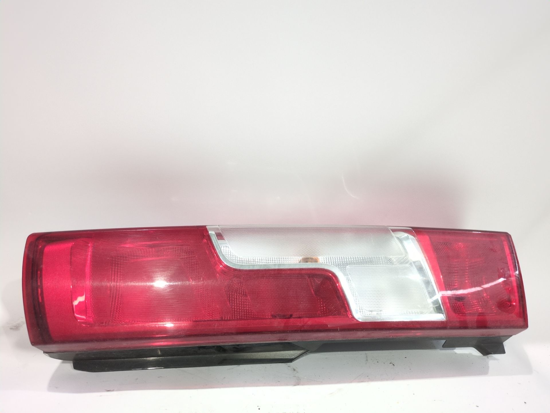 piloto_trasero_derecho_1606664180_depo_085521948r_16_066_641_80_peugeot_boxer_furgoneta_2_2_hdi_110