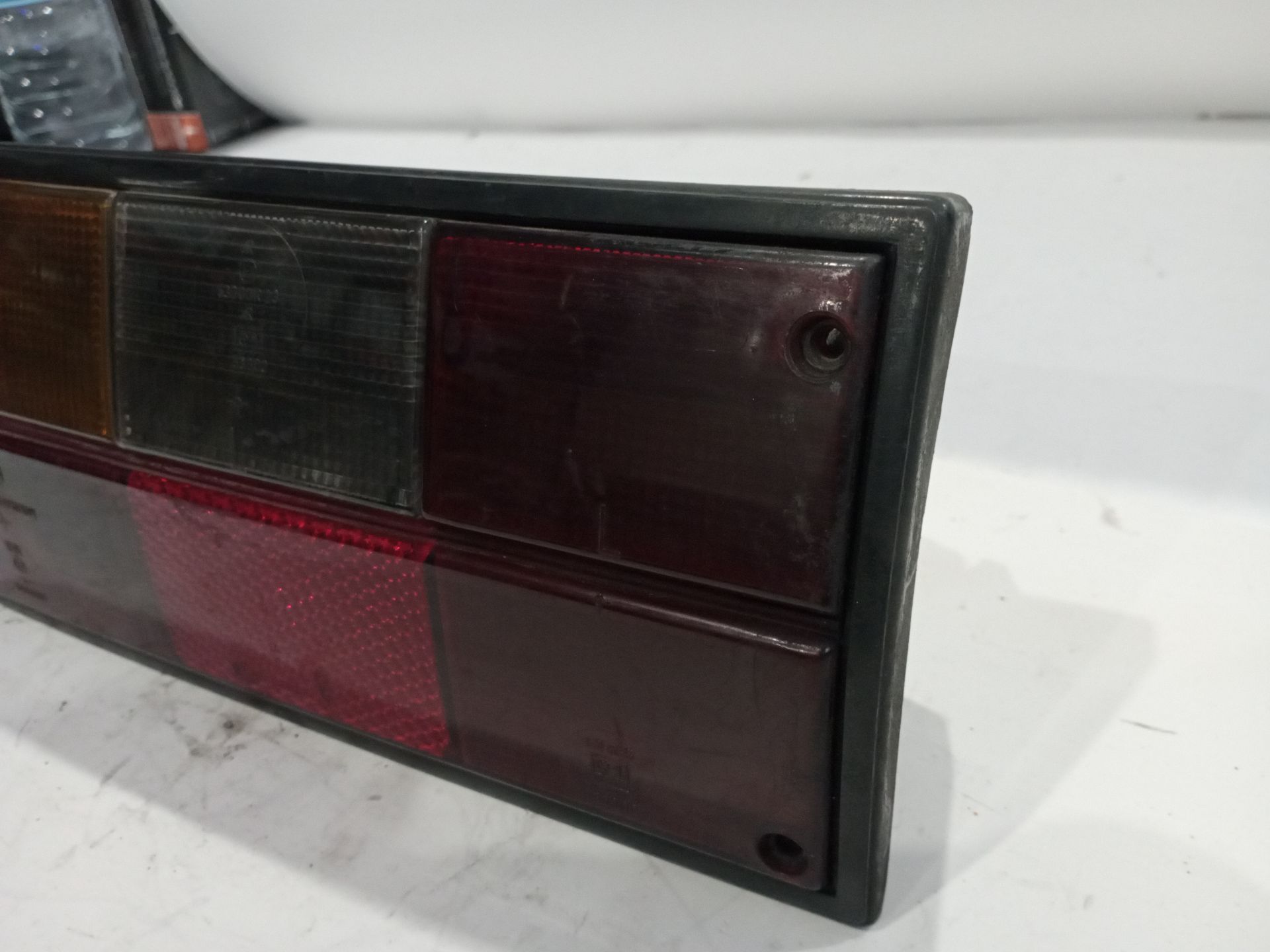 piloto_trasero_izquierdo_exterior_53300r23_volkswagen_caravelle_t2_t3