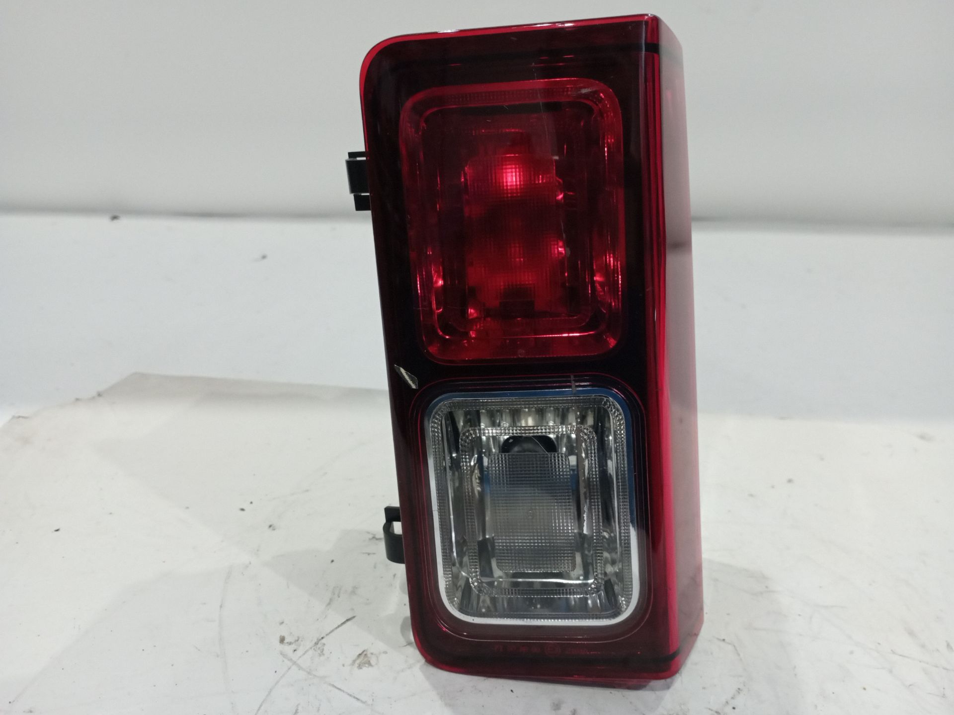 piloto_trasero_izquierdo_paragolpes_265591452r_nissan_primastar_autobus_x83_dci_120