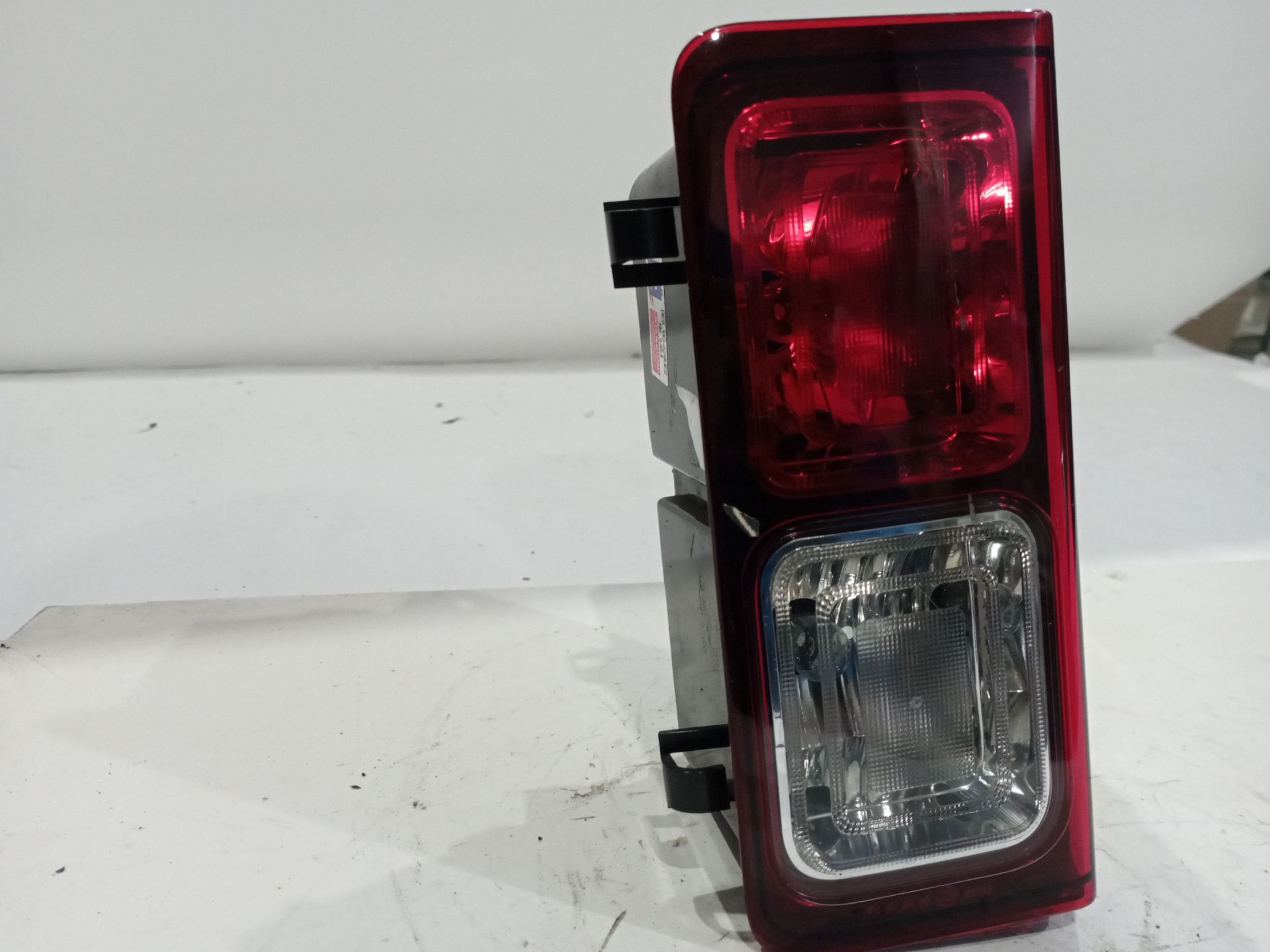 piloto_trasero_izquierdo_paragolpes_265591452r_nissan_primastar_autobus_x83_dci_120