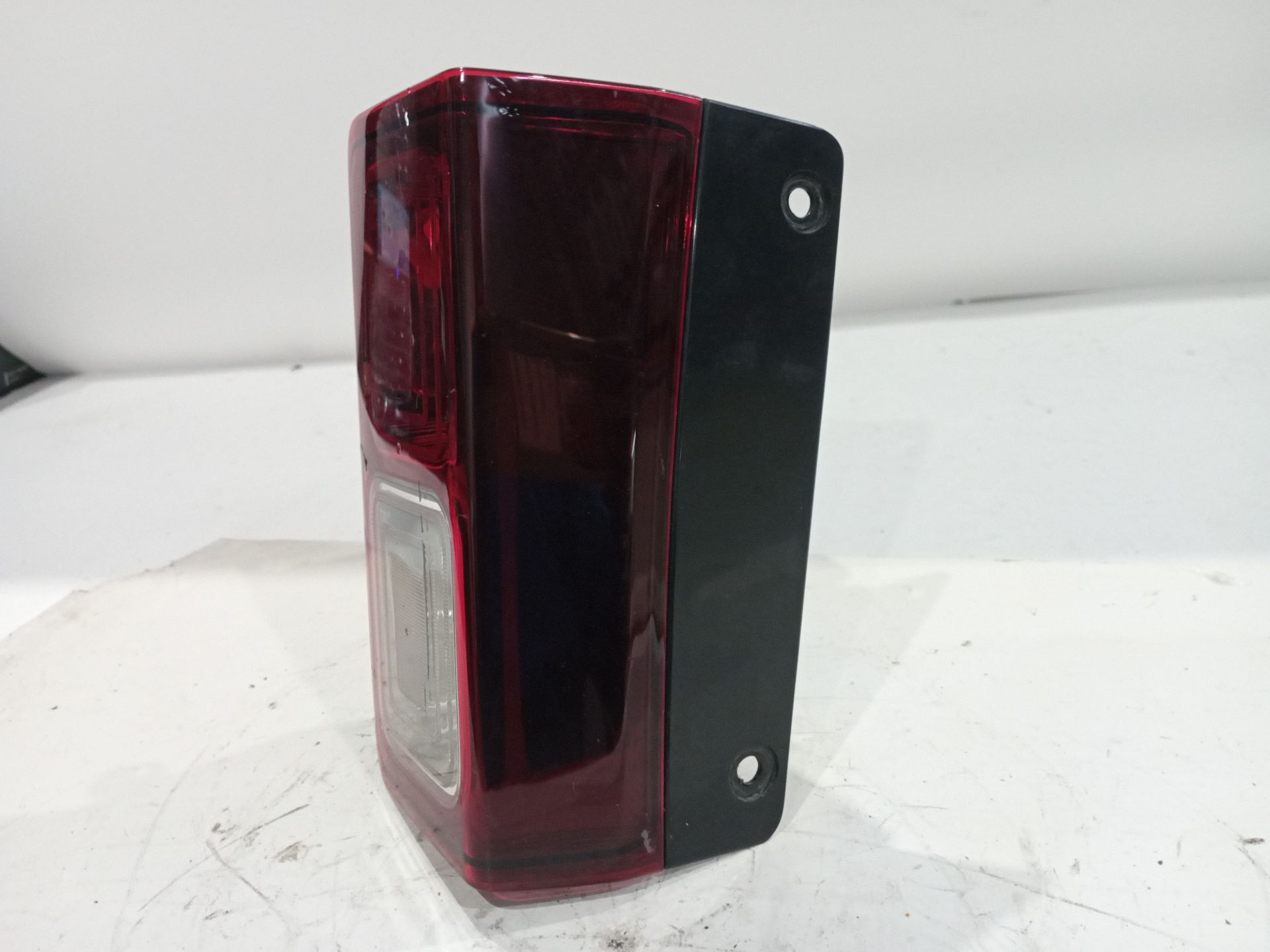 piloto_trasero_izquierdo_paragolpes_265591452r_nissan_primastar_autobus_x83_dci_120