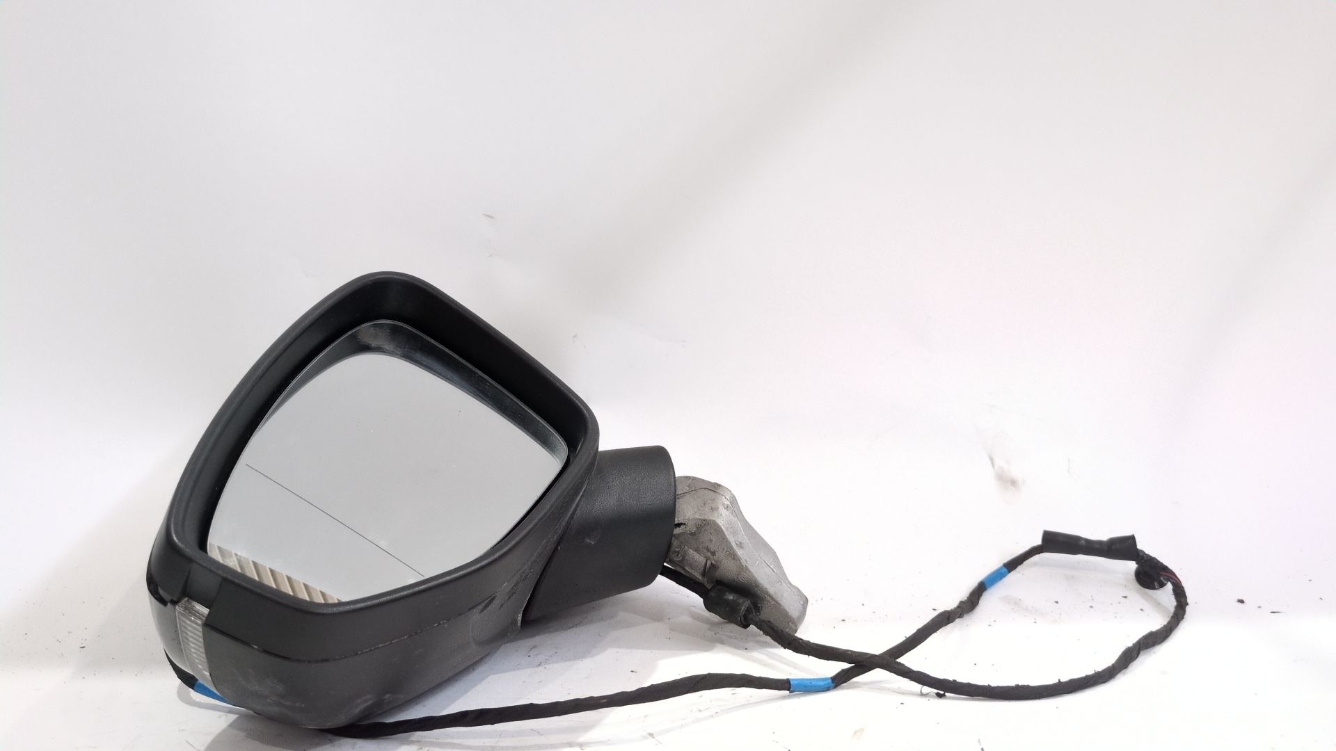 retrovisor_izquierdo_electrico_8y1857409_color_exterior_n_de_pintura_6y_z7s_8y1_857_409_audi_a3_limousine_8ys_8ym_35_tfsi