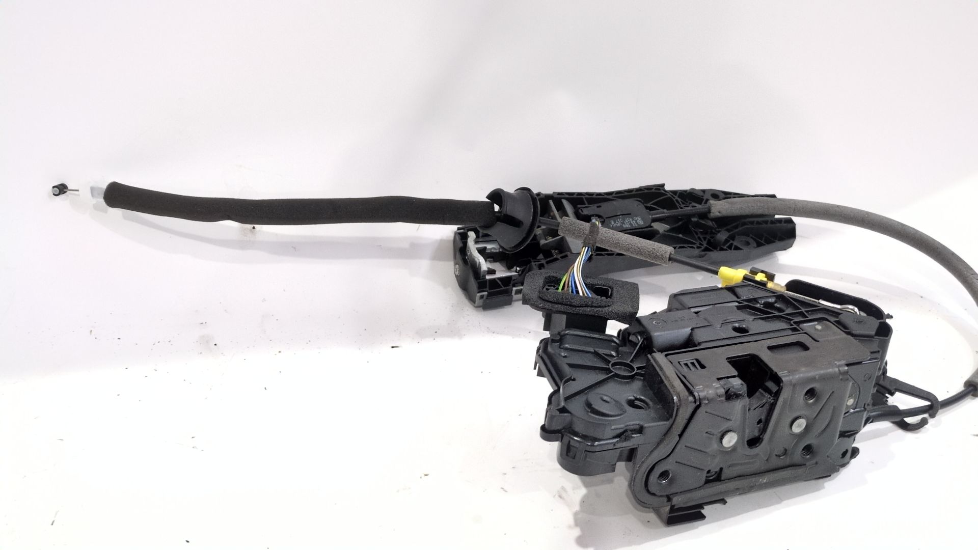 cerradura_puerta_delantera_izquierda_5tb837015c_5tb_837_015_c_audi_a3_limousine_8ys_8ym_35_tfsi