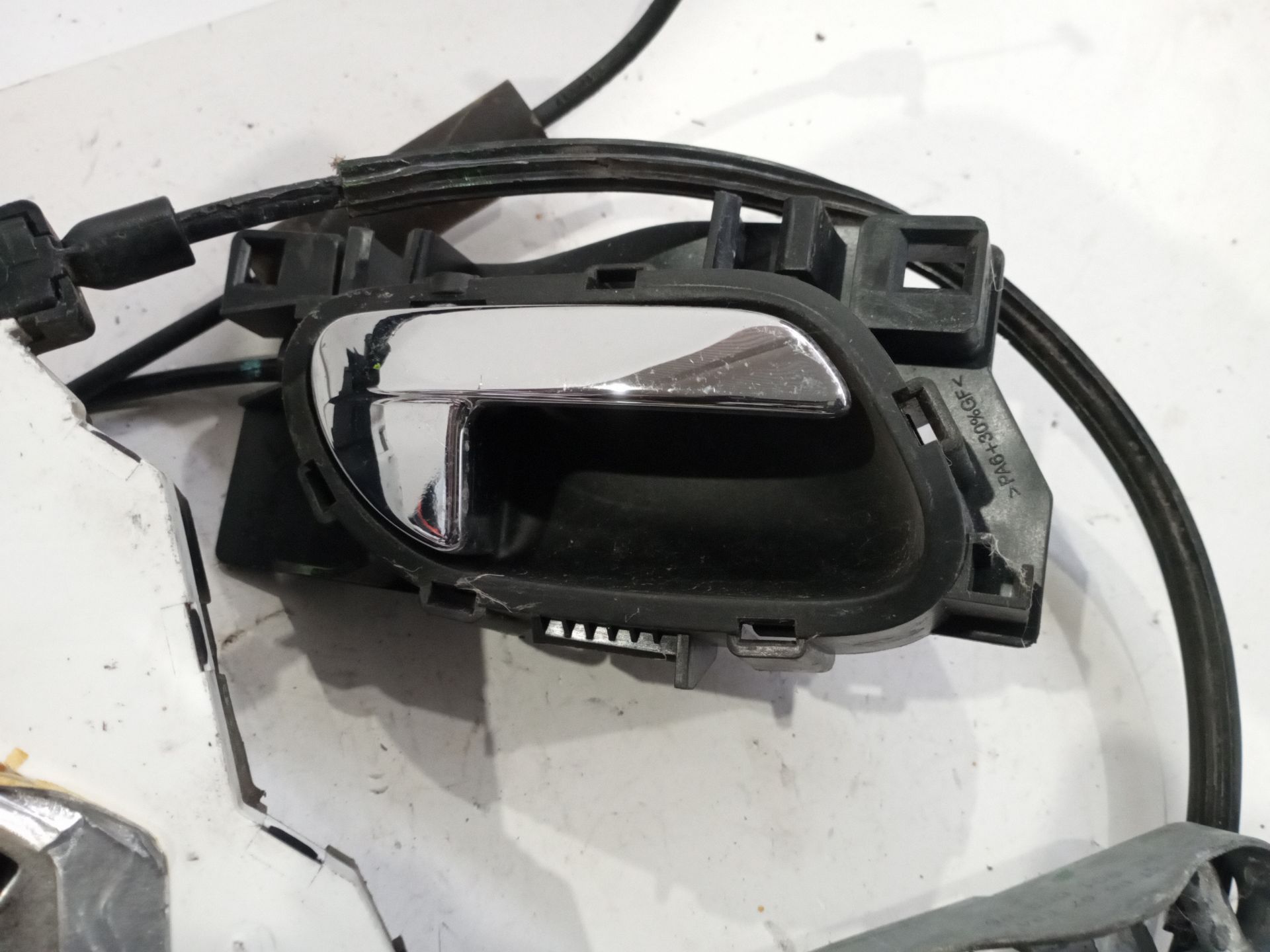 cerradura_puerta_delantera_derecha_24094158_24095158_24093158_peugeot_c4_peugeot_207