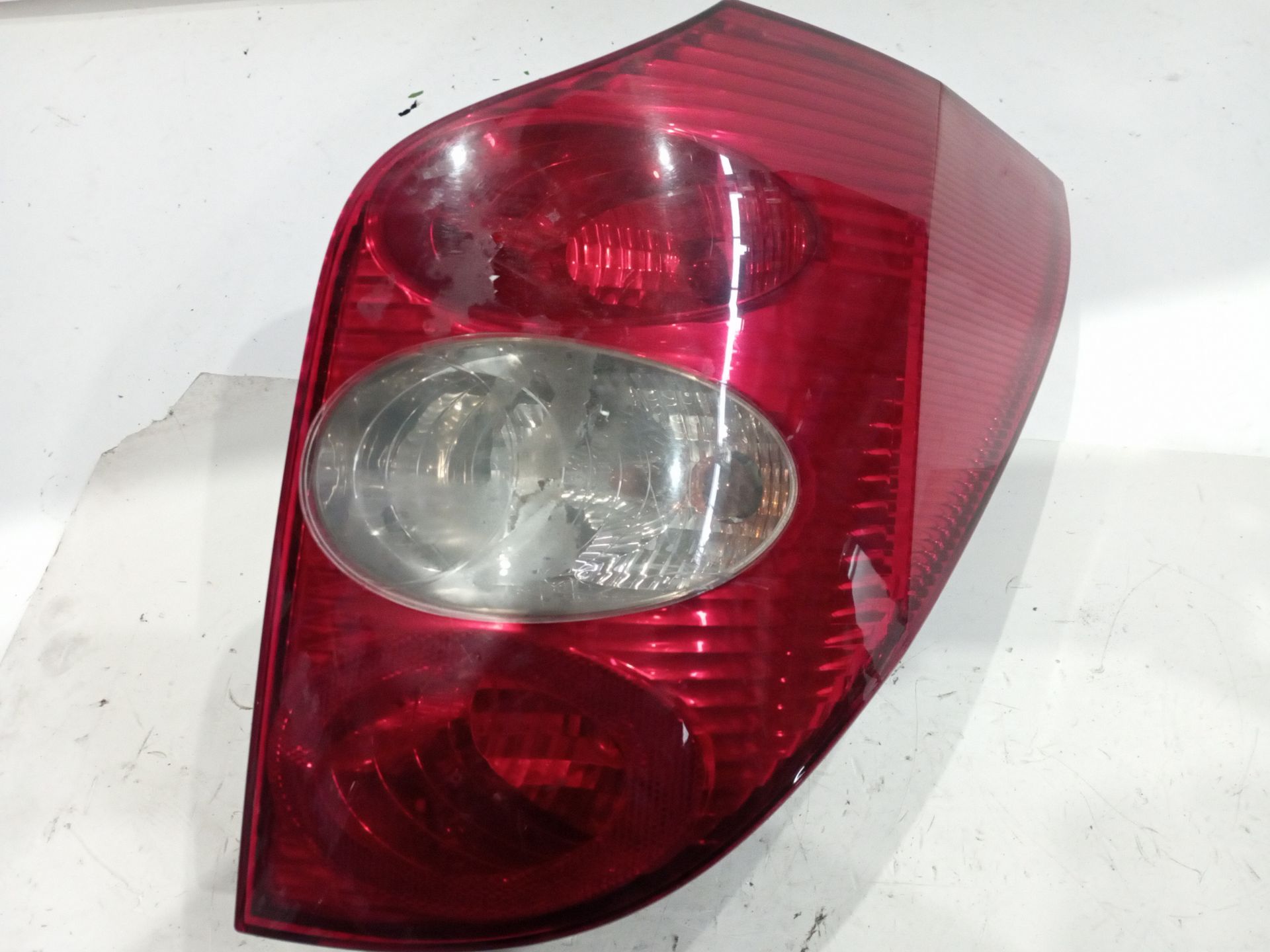 piloto_trasero_derecho_exterior_8200002472_renault_laguna