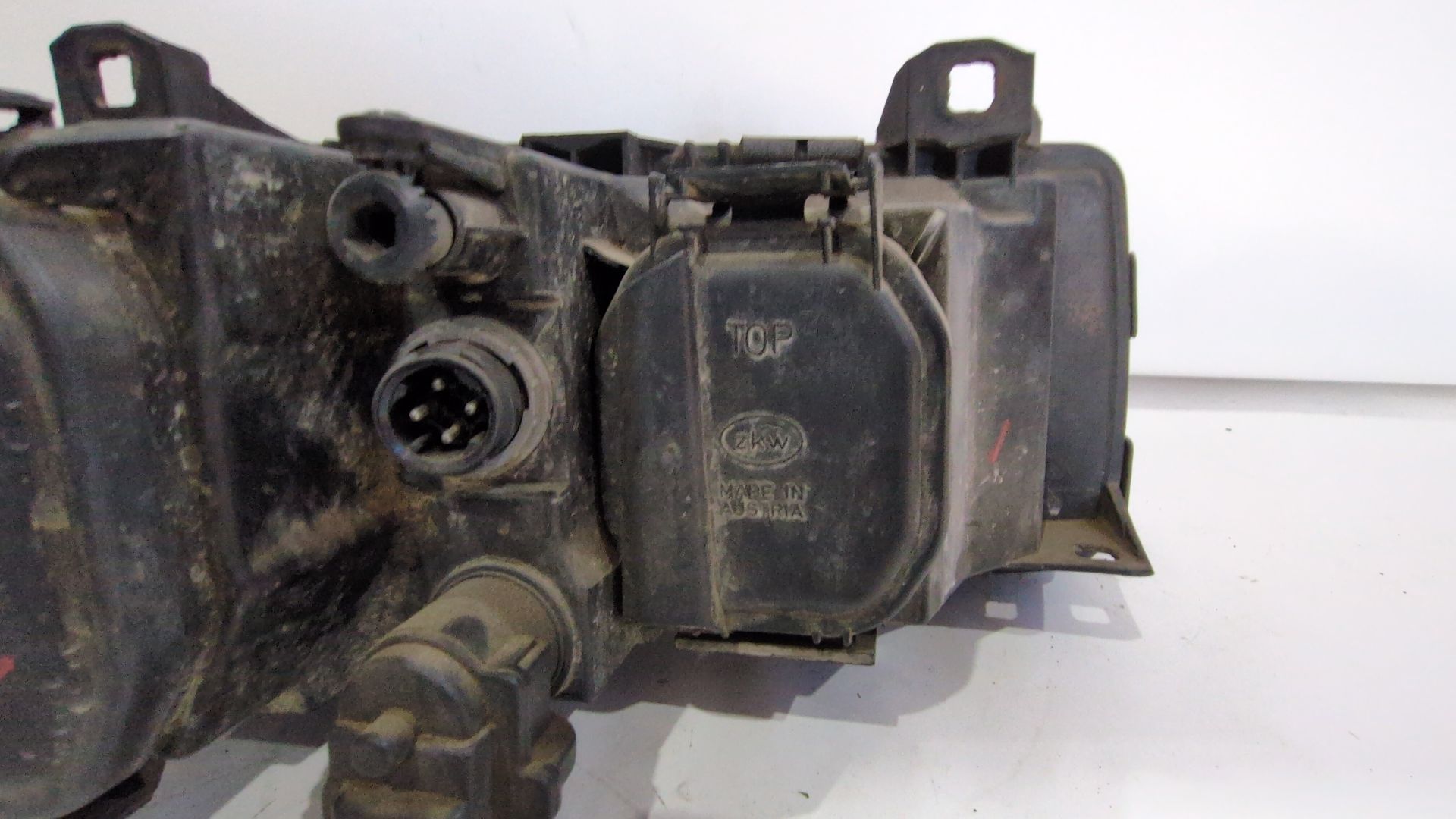 faro_izquierdo_63128363495_63_12_8_363_495_bmw_serie_3