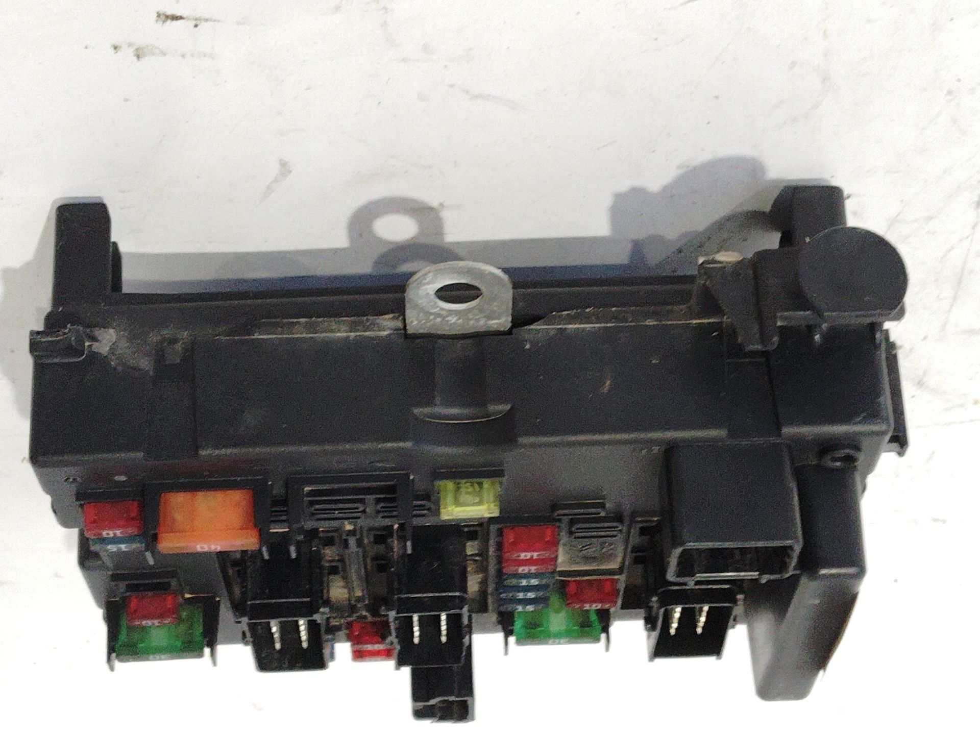 caja_reles_fusibles_9650664080_307_1_6_16v_al_de