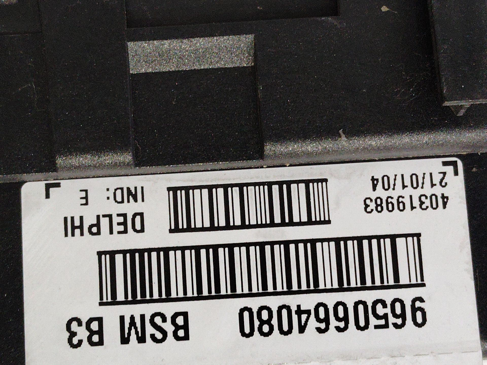 caja_reles_fusibles_9650664080_307_1_6_16v_al_de