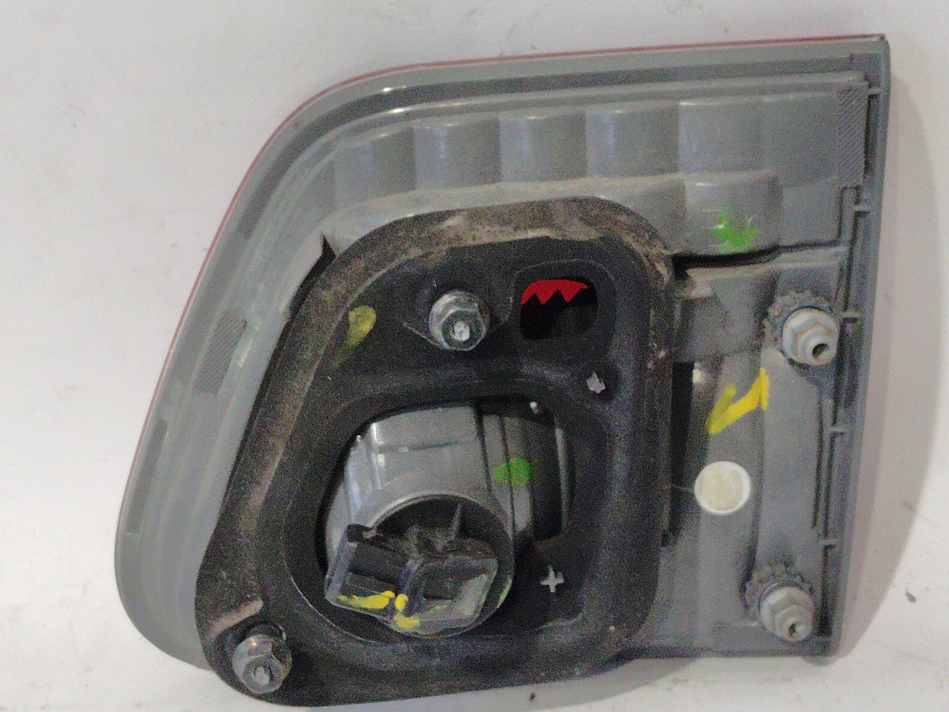 piloto_trasero_izquierdo_interior_8159005110_toyota_avensis_ranchera_familiar_t27_2_2_d_4d_adt271