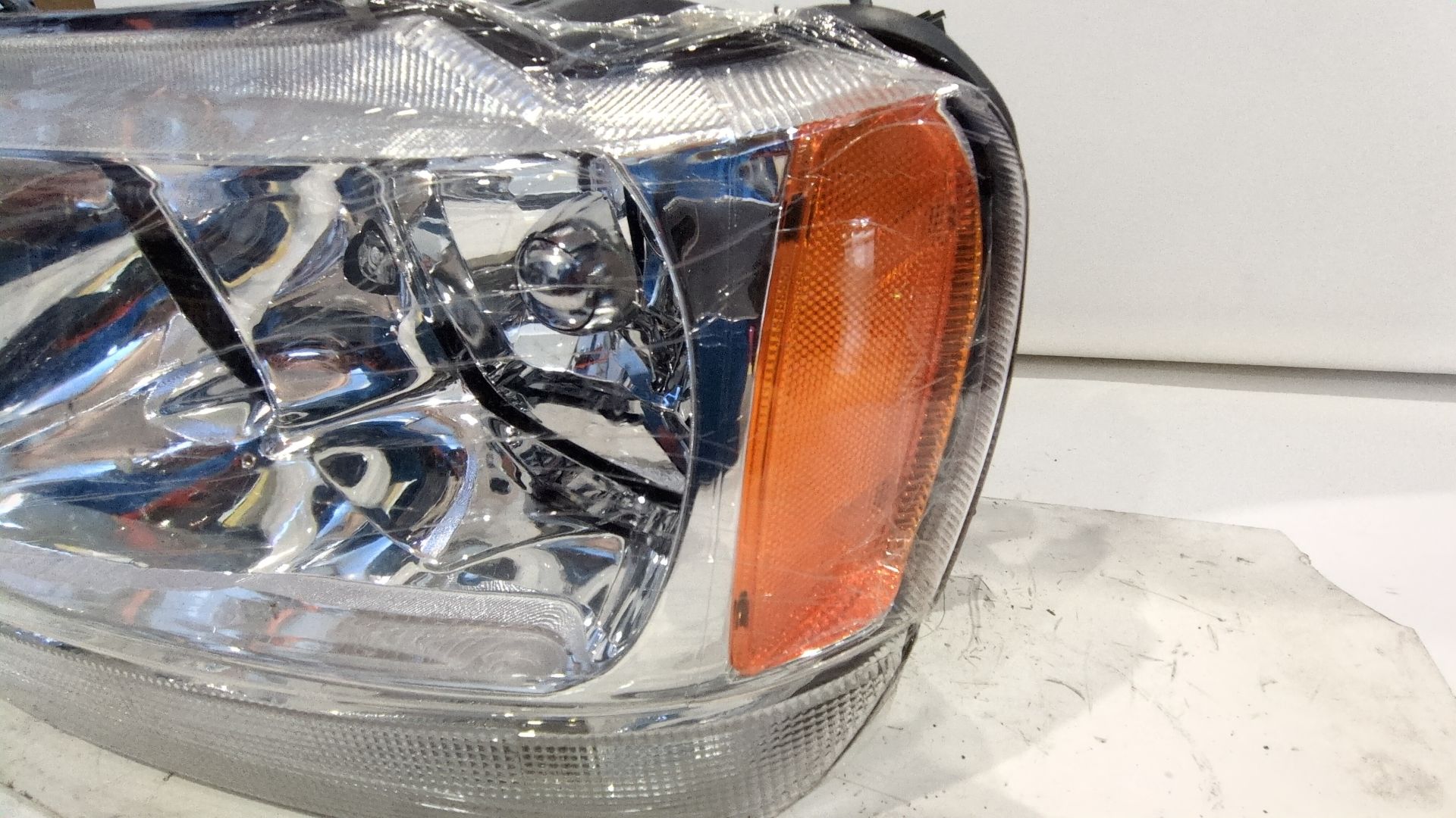 faro_izquierdo_108903302_jeep_grand_cherokee_286cv_0833311144l_al_de