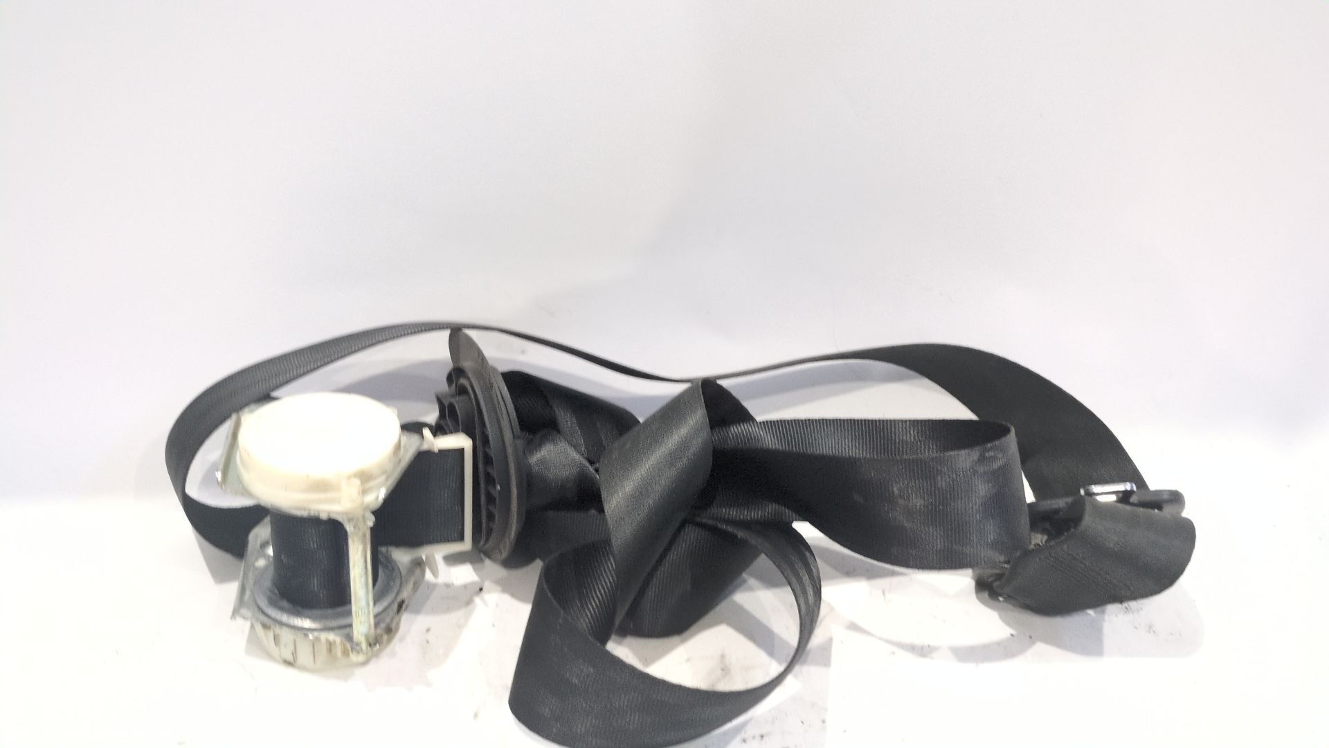 cinturon_seguridad_trasero_derecho_6c0857806_6c0_857_806_volkswagen_polo_v_6r1_6c1_1_4_tdi