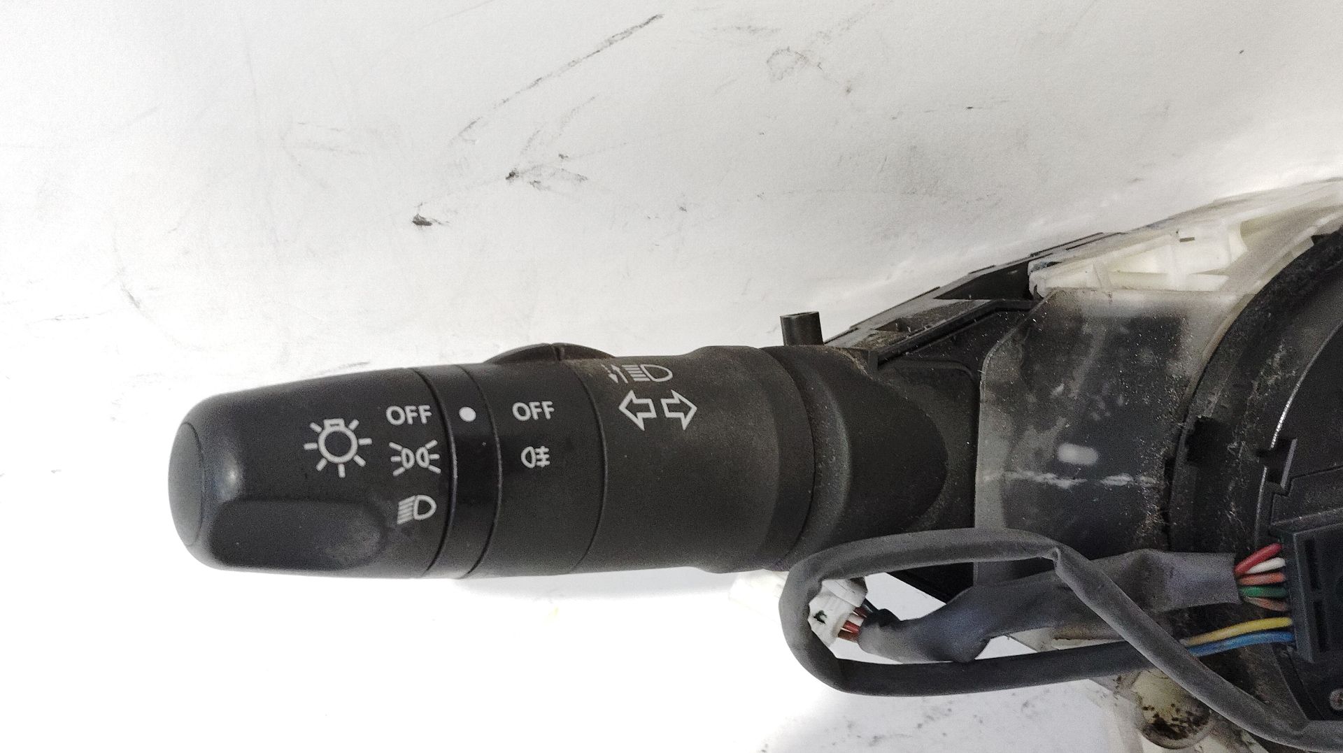 mando_multifuncion_25560av620_primera_2002_hatchback_25260av610_al_de