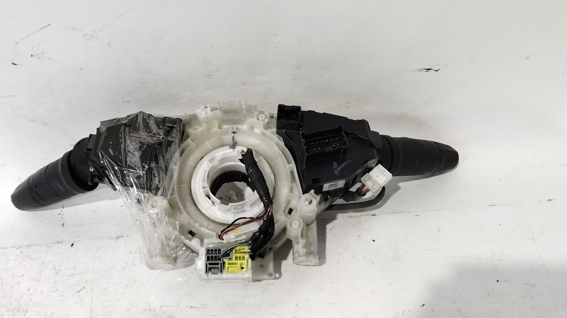 mando_multifuncion_25560av620_primera_2002_hatchback_25260av610_al_de