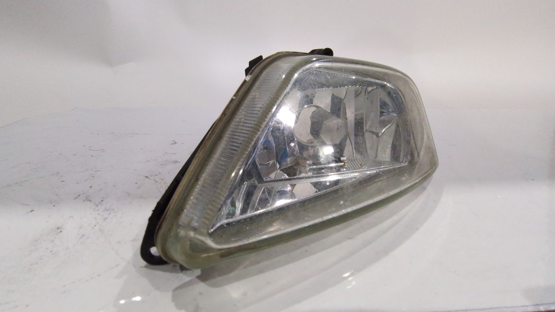 faro_antiniebla_derecho_4042831_bedford_focus