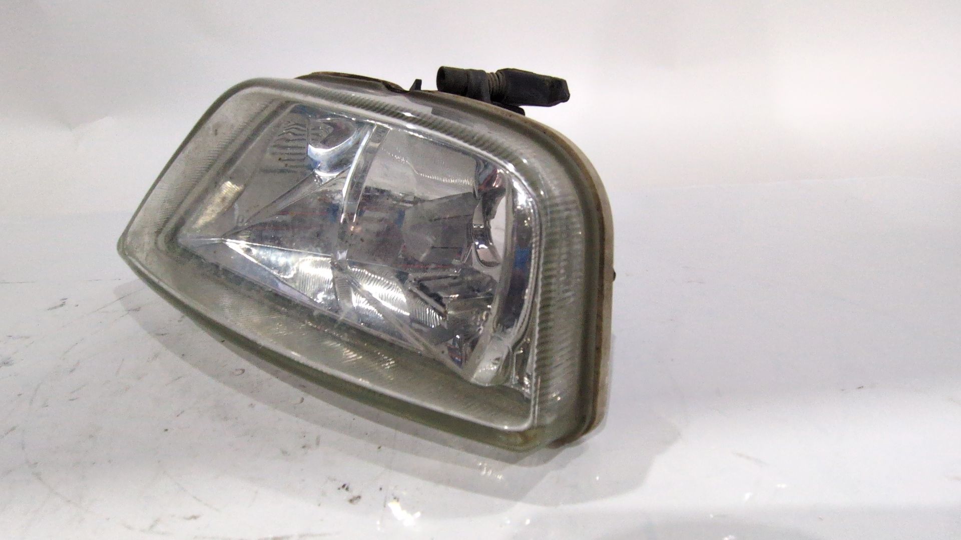 faro_antiniebla_derecho_4042831_bedford_focus