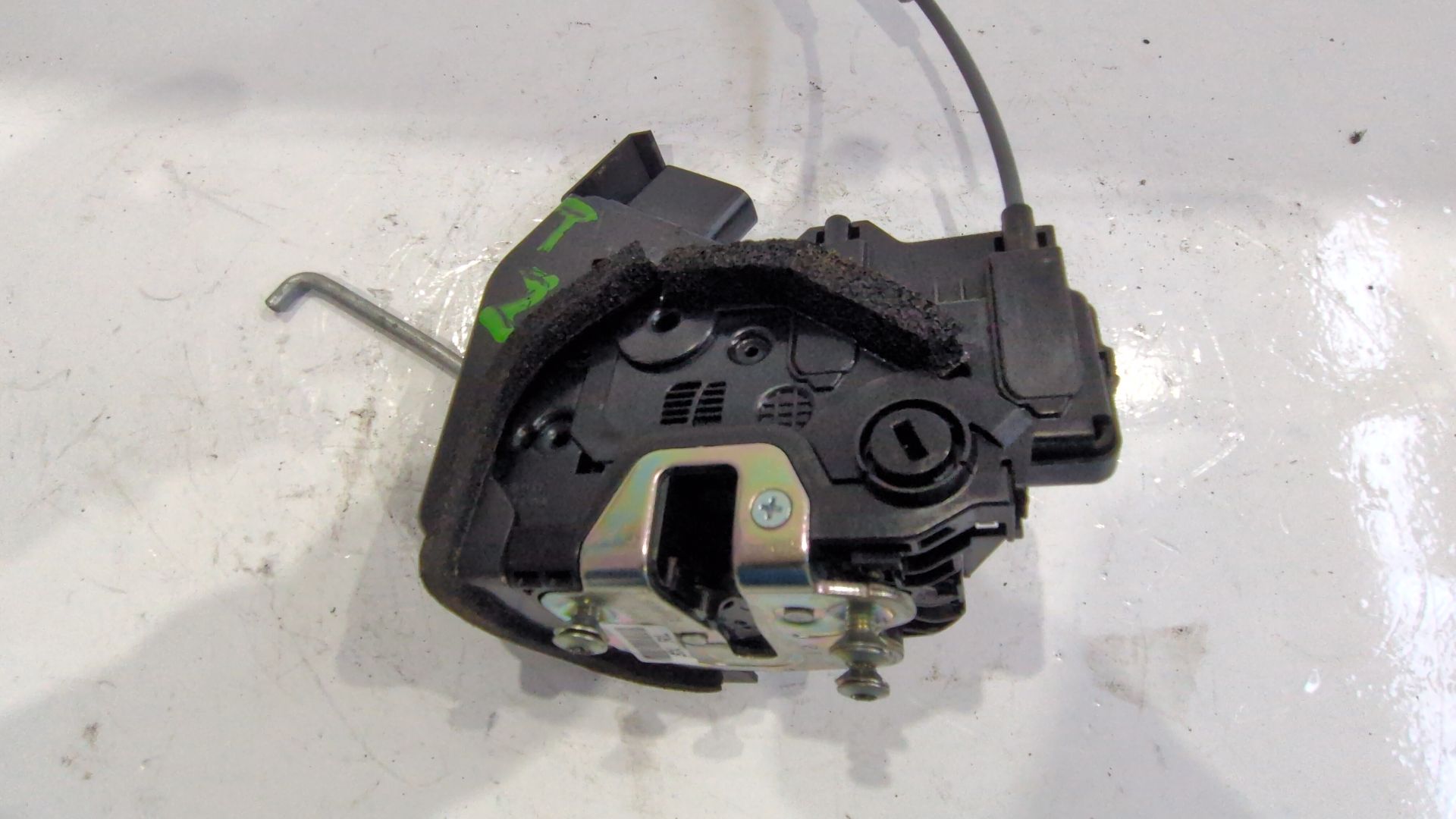 cerradura_puerta_trasera_izquierda_81410h8010_kia_stonic_yb_1_0_t_gdi