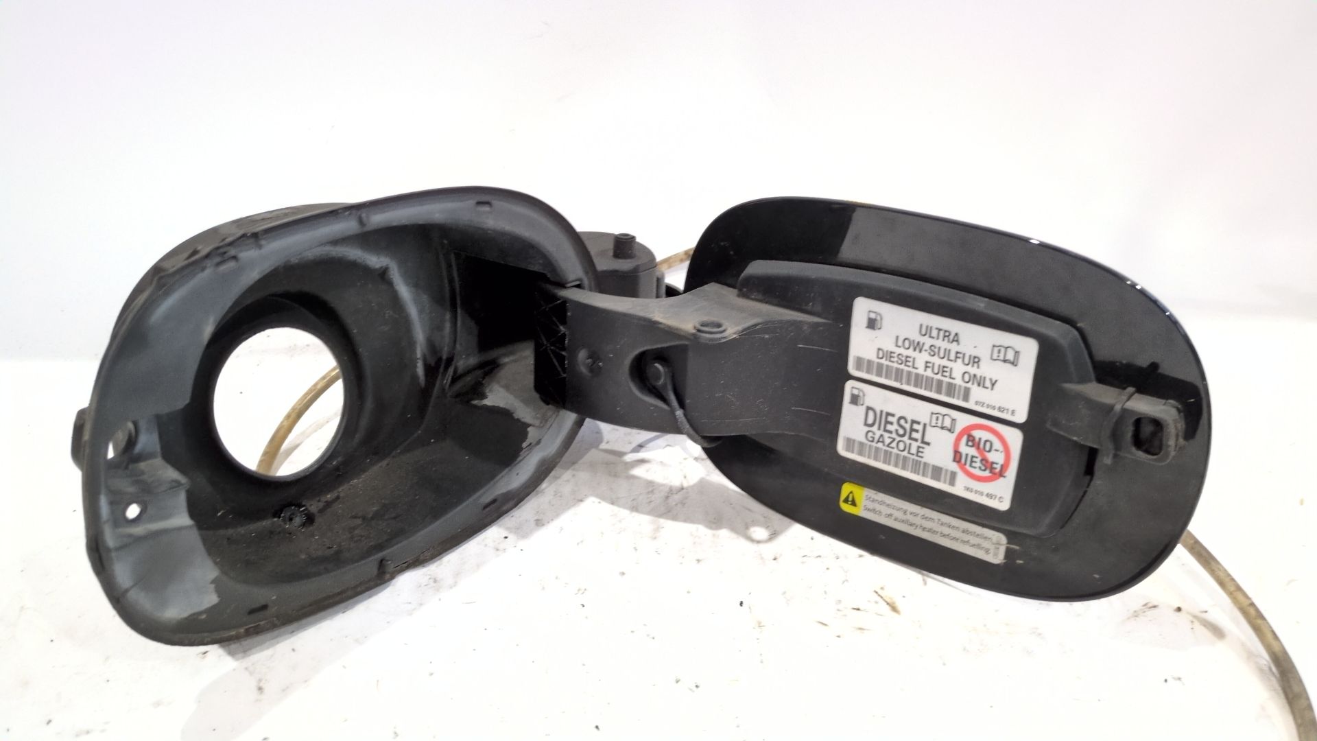 tapa_exterior_combustible_95850485700_color_exterior_n_de_pintura_a1_041_958_504_857_00_porsche_cayenne_92a_3_0_diesel